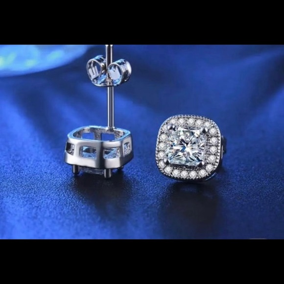 Sliver plated studs earrings - Picture 3 of 3